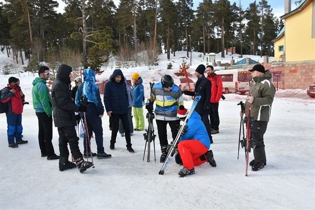 rus-gazetecilerin-sarikamis-kayak-ve-atli-kizak-keyfi-(1).jpg