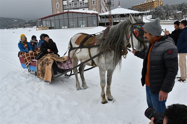rus-gazetecilerin-sarikamis-kayak-ve-atli-kizak-keyfi-(10).jpg