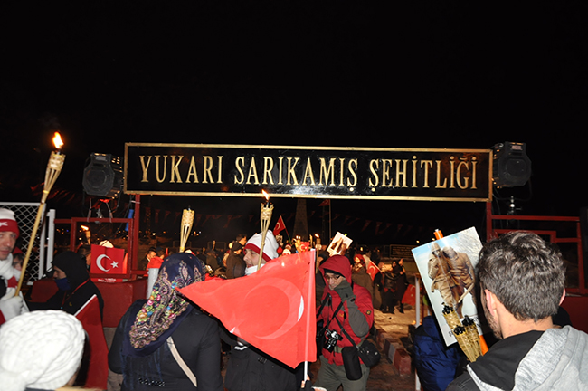sarikamis’ta-7’den-70’e-sehitler-icin-yuruduler!-(21).jpg