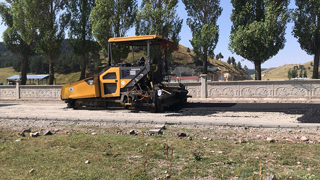 sarikamis’ta-asfalt-calismalari-devam-ediyor--(1).jpg