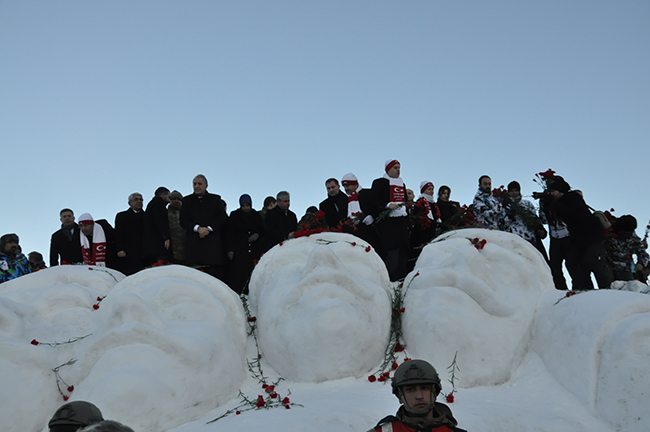 sarikamis’ta-kardan-sehit-heykelleri-acildi-(17).jpg