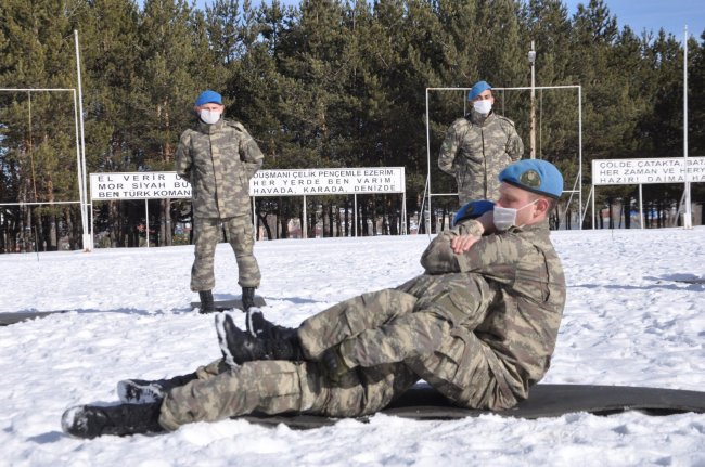 sarikamis’ta-komandolarin,-yakin-dovus-ve-muharebe-egitimi-(3).jpg