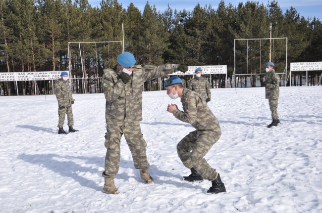 sarikamis’ta-komandolarin,-yakin-dovus-ve-muharebe-egitimi-(4).jpg