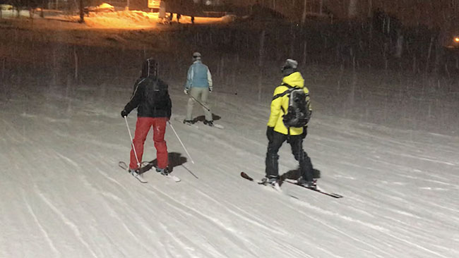 sarikamis-cibiltepe-kayak-merkezi’nde-gece-kayagi-yapildi--(5).jpg