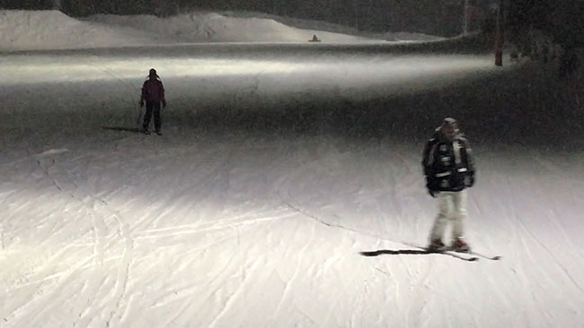 sarikamis-cibiltepe-kayak-merkezi’nde-gece-kayagi-yapildi--(6).jpg