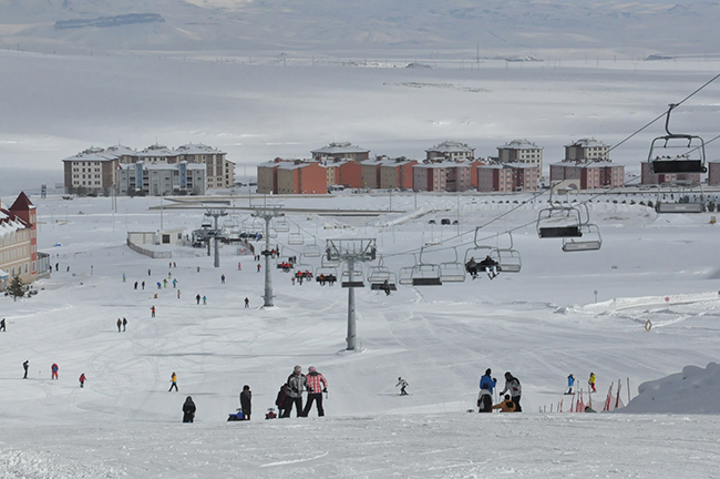 sarikamis-cibiltepe-kayak-merkezi’ne-yogun-ilgi--(5).jpg