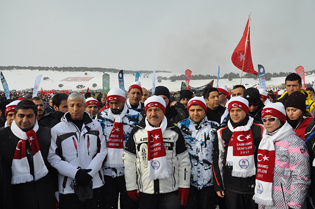 sarikamista-on-binler-sehitler-icin-yurudu-(15).jpg