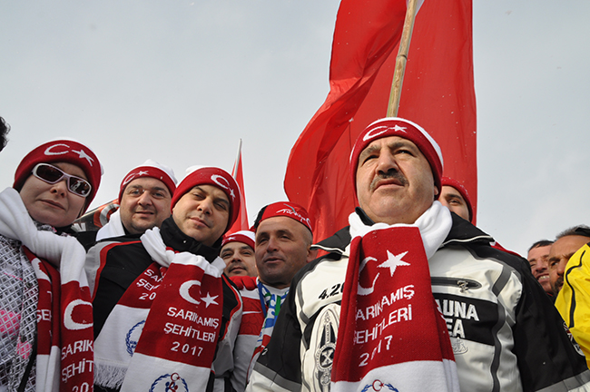 sarikamista-on-binler-sehitler-icin-yurudu-(16).jpg
