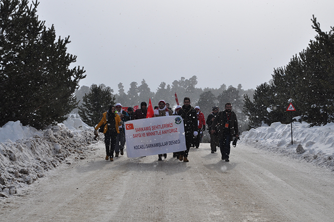 sarikamista-on-binler-sehitler-icin-yurudu-(26).jpg