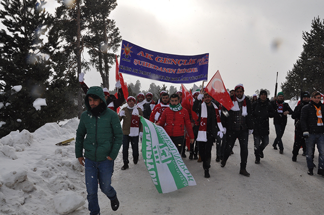 sarikamista-on-binler-sehitler-icin-yurudu-(35).jpg