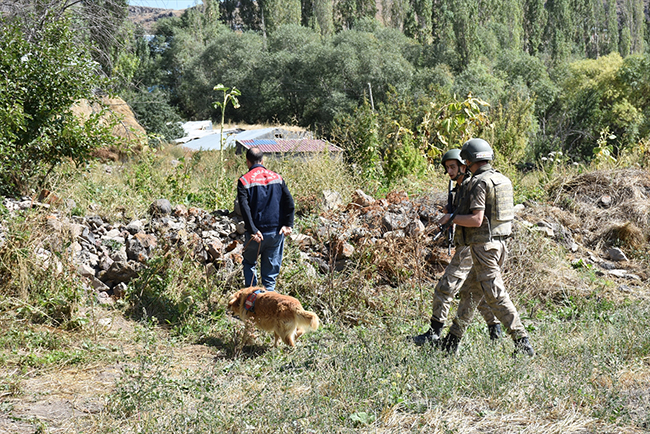 sedanur-guzeli-arama-calismasi-helikopter-destekli-suruyor--(4).jpg