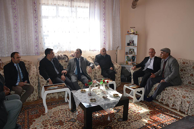 selim-kaymakamindan-sehit-ailesine-ziyaret-(4)-001.jpg