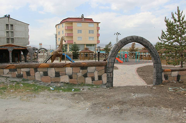 selimde-hizmetler-bir-bir-halka-sunuluyor-(4).jpg