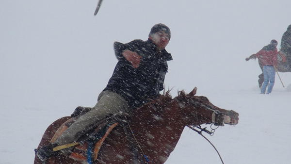 selimlilerin-cirit-tutkusu-kar,-kis-kiyamet-dinlemiyor-(2).jpg