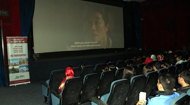 serka,-540-ogrenciyi-sinemayla-bulusturdu-(1).jpg