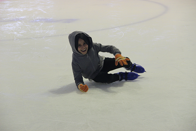 sevgi-evleri-cocuklari-‘’buzda-yeseren-hayatlar’’-projesi-ile-buz-pateni-ogreniyor--(3).jpg