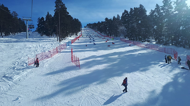 snowboard-alpine-1.-etap-yarislari-sarikamis’ta-sona-erdi--(3).jpg