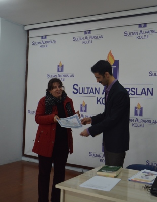sultan-alparslan-“anne-baba-okulu”-duzenlenen-sertifika-toreniyle-sona-erdi-(4).jpg