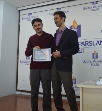 sultan-alparslan-“anne-baba-okulu”-duzenlenen-sertifika-toreniyle-sona-erdi-(6).jpg