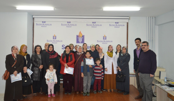 sultan-alparslan-“anne-baba-okulu”-duzenlenen-sertifika-toreniyle-sona-erdi-(7).jpg
