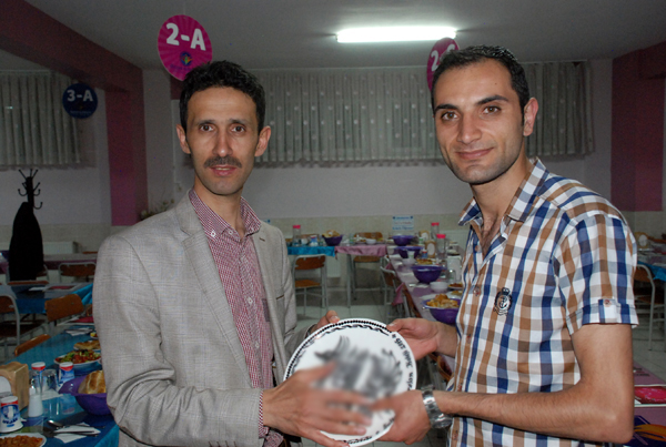sultan-alparslan-ve-gazeteciler-iftarda-bir-araya-geldiler!-(4)-002.jpg