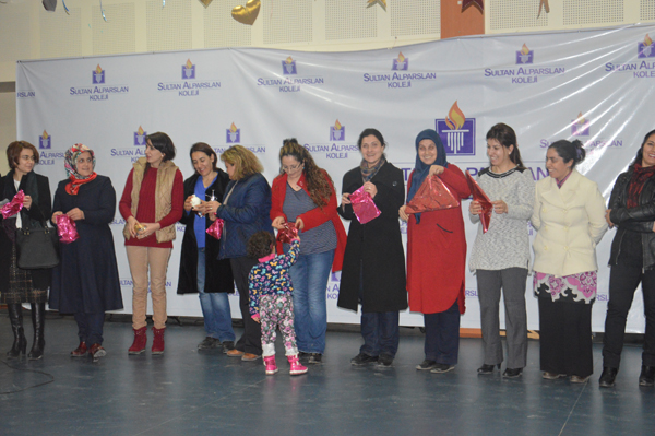 sultanlar,-dunya-kadinlar-gunu'nu-kutladi-(2).jpg