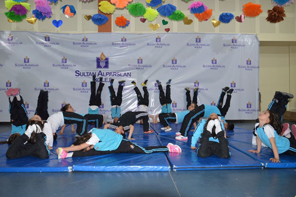 sultanlarin-okuma-bayrami-senligi-(16).jpg