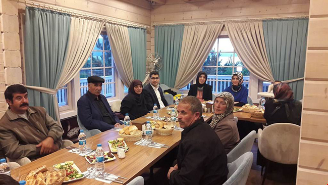 susuz-kaymakami-yusuf-izci,-sehit-ve-gazi-aileleriyle-iftarda-bulustu--(5).jpeg