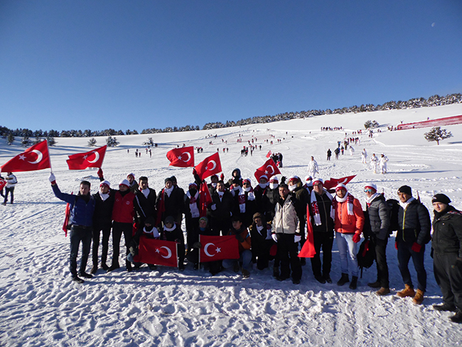 turkiye-sarikamis-sehitleri-icin-yurudu-(4).jpg