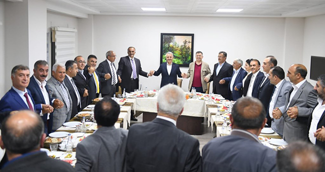 udh-bakani-ahmet-arslan,-karsli-stk-temsilcileri-ile-bir-araya-geldi-(3).jpg