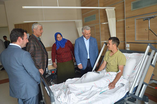 udh-bakani-ahmet-arslan-harakani-devlet-hastanesini-ziyaret-etti-(7).jpg