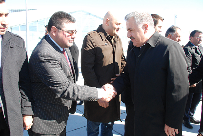 udh-bakani-ahmet-arslan-kars’a-geldi-(3).jpg