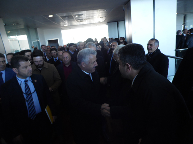 udh-bakani-ahmet-arslan-kars’a-geldi-(9).jpg