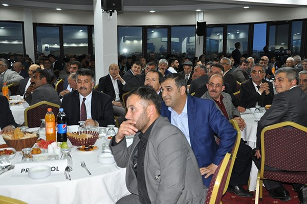 udh-bakani-arslan,-kars-bulusmasi-iftar-programina-katildi-(2).jpg