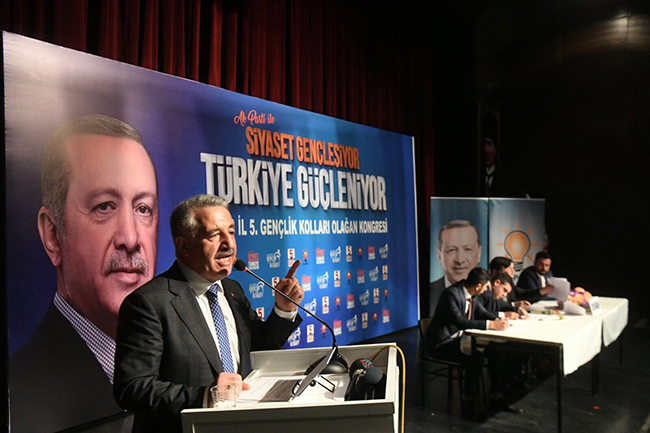 ulastirma,-denizcilik-ve-haberlesme-bakani-ahmet-arslan,-ak-parti-kars-genclik-kollari-kongresine-katilarak-genclere-hitap-etti-(2).jpg