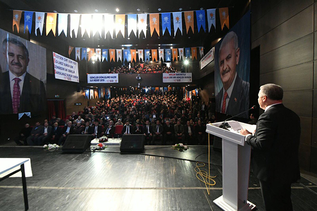 ulastirma,-denizcilik-ve-haberlesme-bakani-ahmet-arslan,-ak-parti-kars-genclik-kollari-kongresine-katilarak-genclere-hitap-etti-(3).jpg