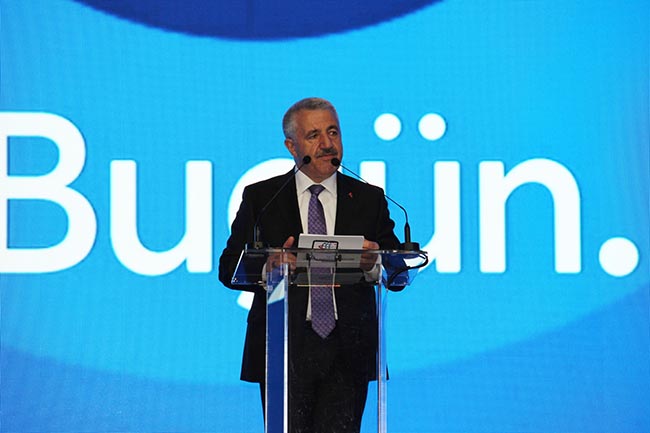 ulastirma-denizcilik-ve-haberlesme-bakani-ahmet-arslan-onemli-aciklamalarda-bulundu--(1).jpg