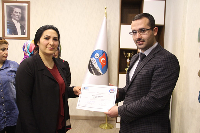 uygulamali-girisimcilik-egitim-sertifikalari-verildi-(3).jpg