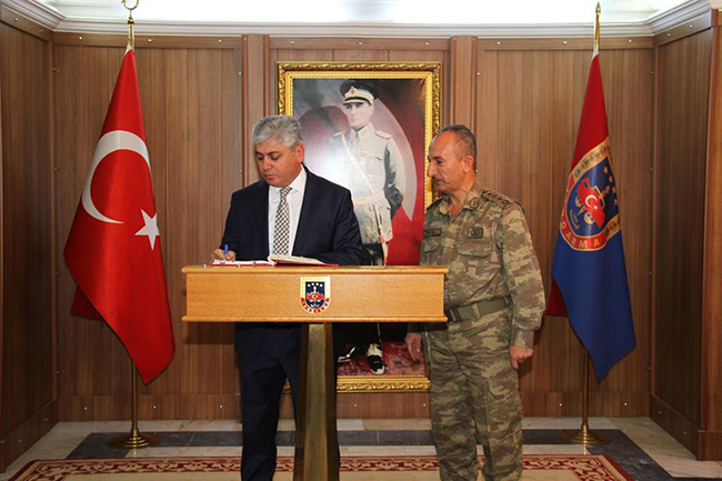 vali-dogan,-il-jandarma-komutanligini-ziyaret-etti-(3).jpg