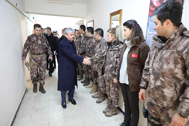 vali-dogan,-kars-ozel-harekât-sube-mudurlugunu-ziyaret-etti-(2).jpeg
