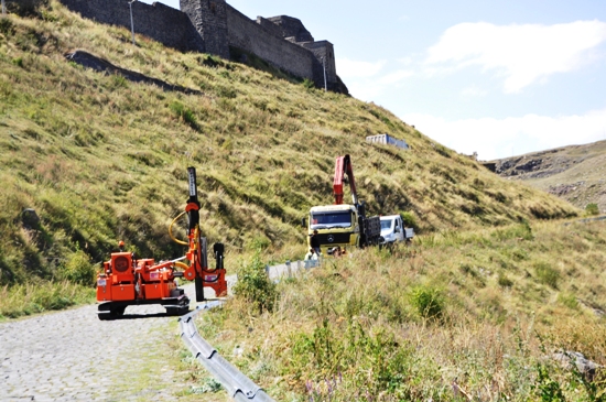 vali-doganin-talimatiyla-o-yol-yapiliyor!-(2).jpg