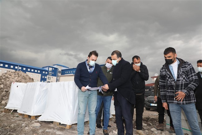 vali-oksuz,-projeleri-yerinde-inceledi-(4).jpg