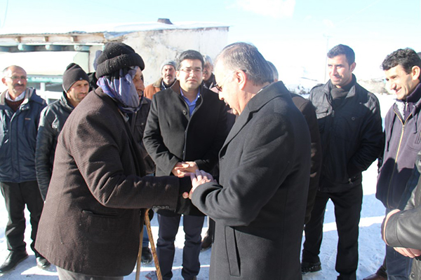 vali-ozdemirden-dogruyol-koyune-ziyaret!--(9)-001.jpg