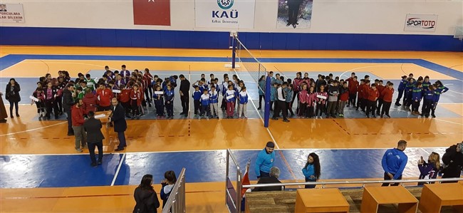 voleybol-bolge-yarismasi-kars’ta-basladi-(3).jpg