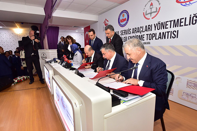 yeni-okul-servisi-yonetmeligini-4-bakan-acikladi-(1).jpg